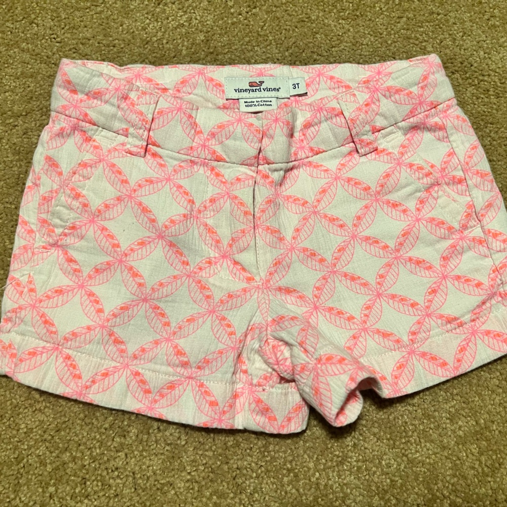 Vineyard Vines toddler girls 3T white and pink shorts